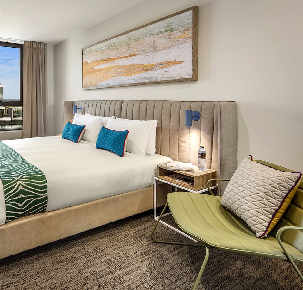 Quest Dandenong Central 10/32