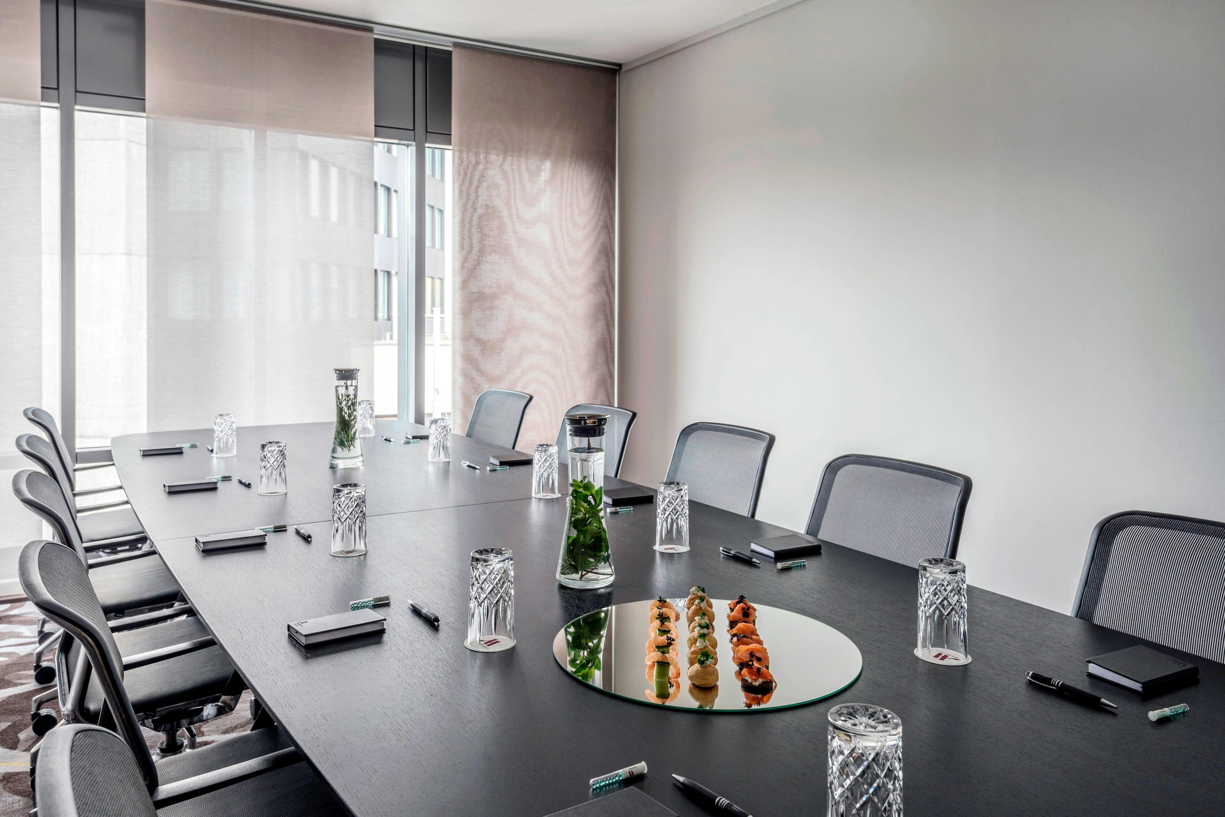 Zurich Marriott Hotel 70/76