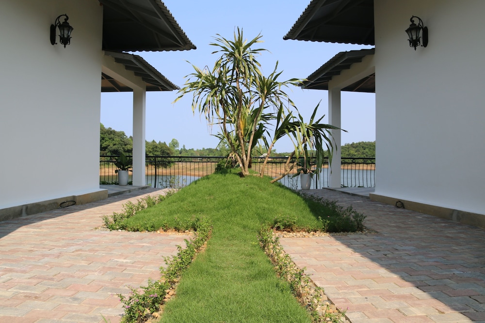 Phong Nha Lake House 1/74