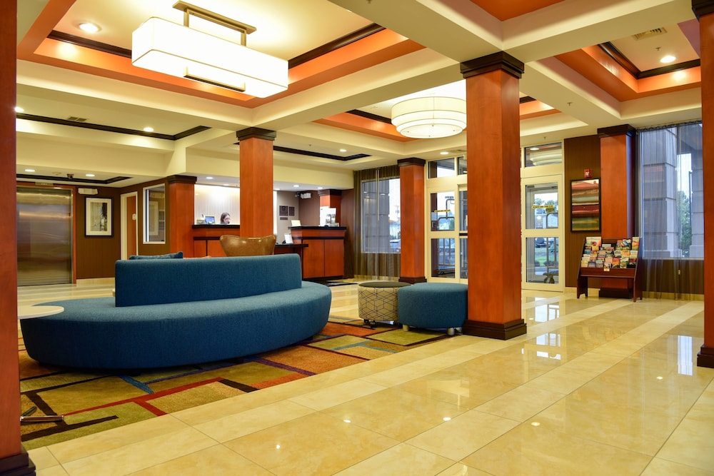 Lobby at Fairfield Inn & Suites Hartford Airport, WINDSOR LOCKS - CT