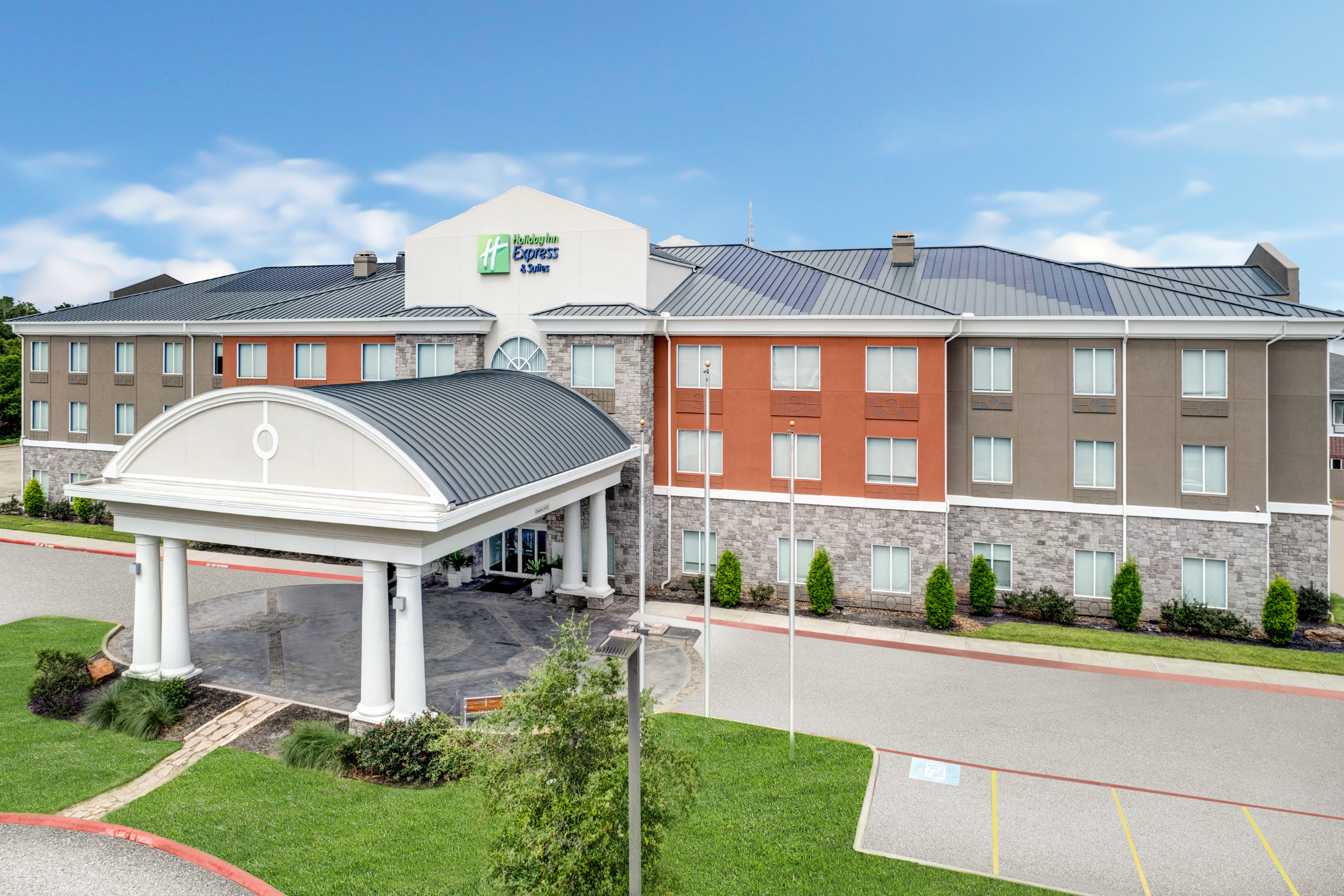 Holiday Inn Express Suites Clute Lake Jackson 2/63