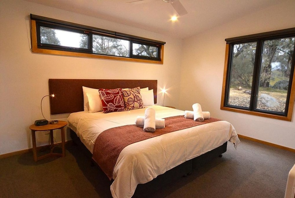 Oaks Lake Crackenback Resort 57/89