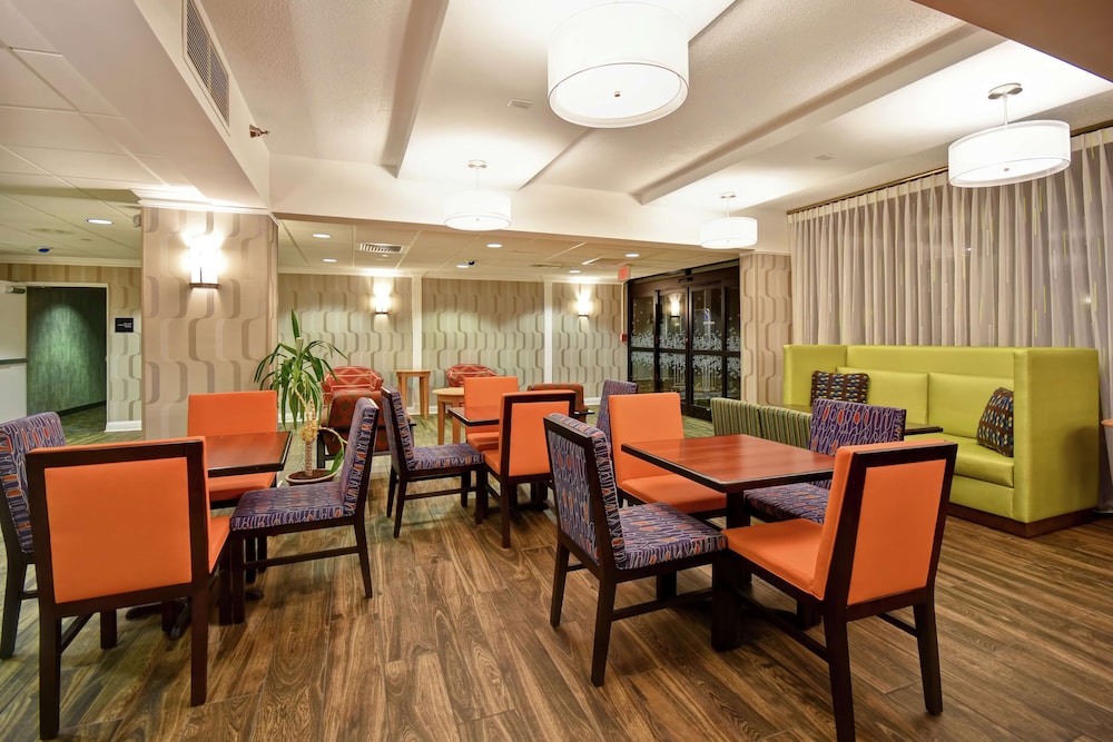 Hampton Inn I-75 Lexington Hamburg Area 28/35