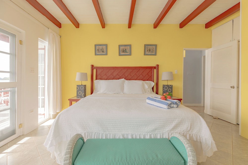 Fort Recovery Beachfront Villa & Suites Hotel 15/49