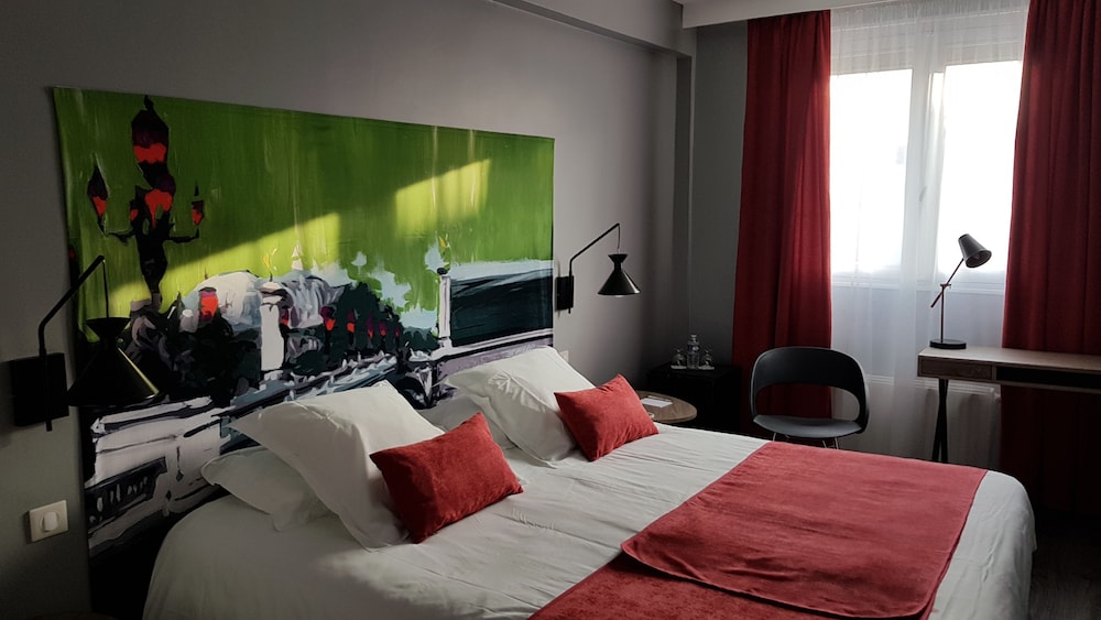 Hotel de Champagne 25/71