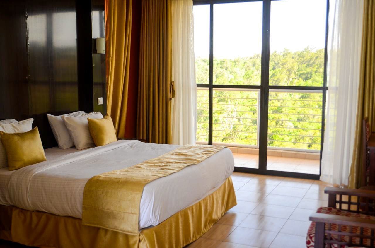 Deluxe, King Bed, Mountain View, Executive Level