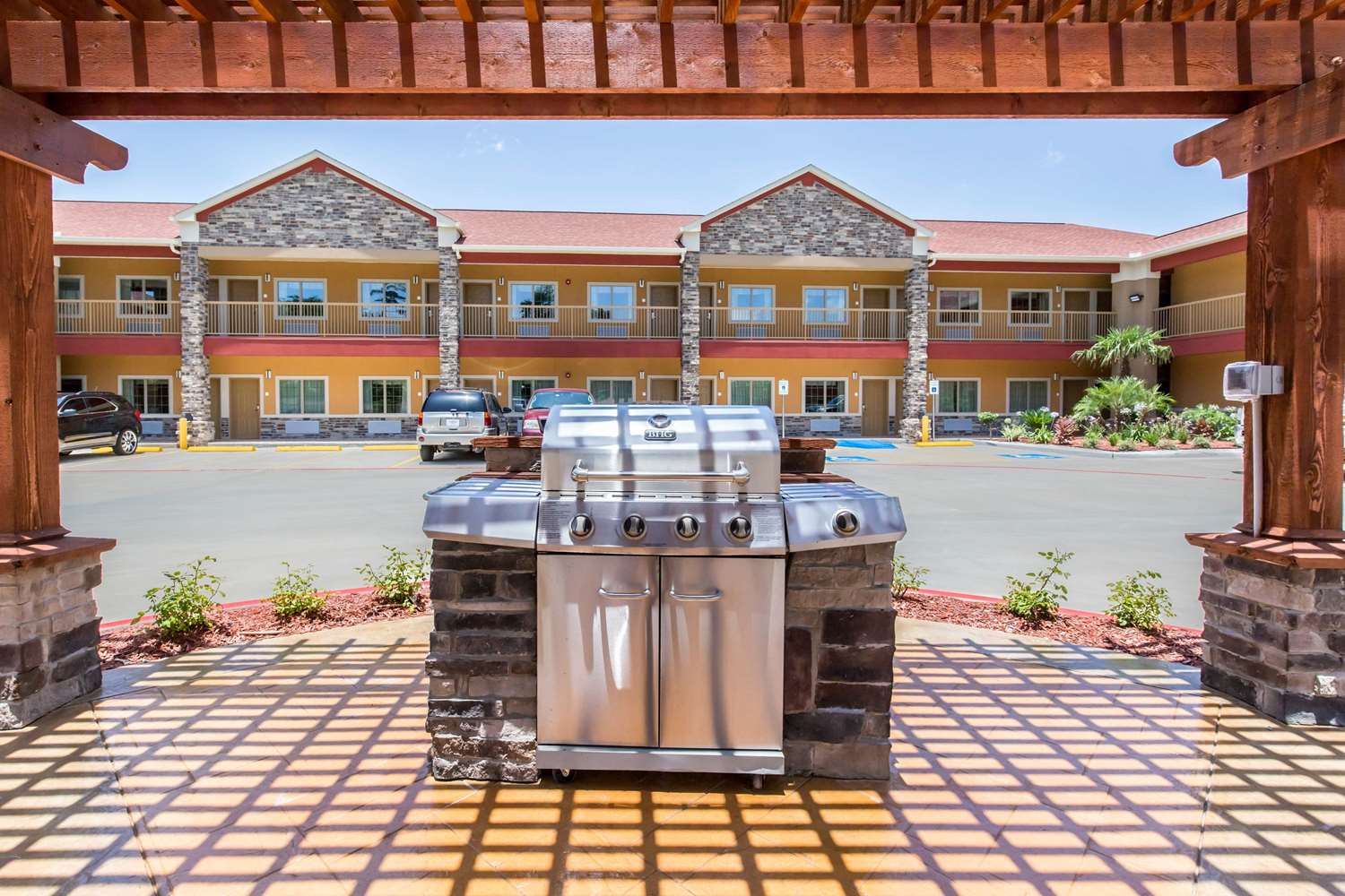 ECONO LODGE INN & SUITES SPRING - HOUSTON NORTH 5/24