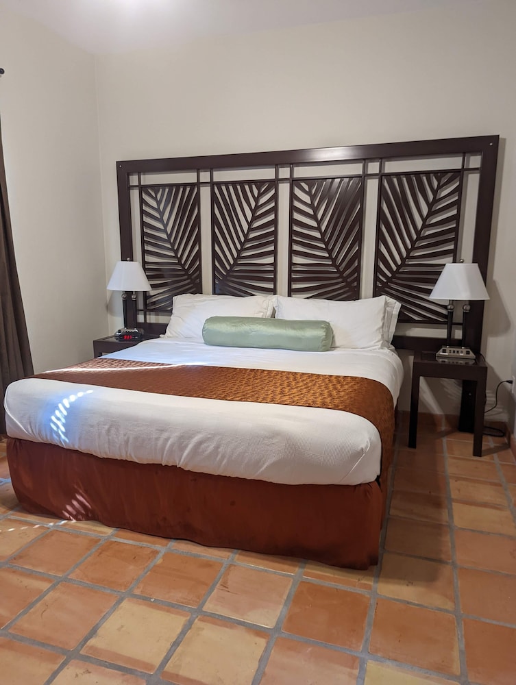 Clarion Inn Suites 25/61