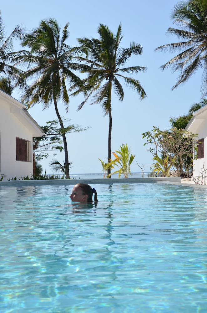 Indigo Beach Zanzibar 4/75