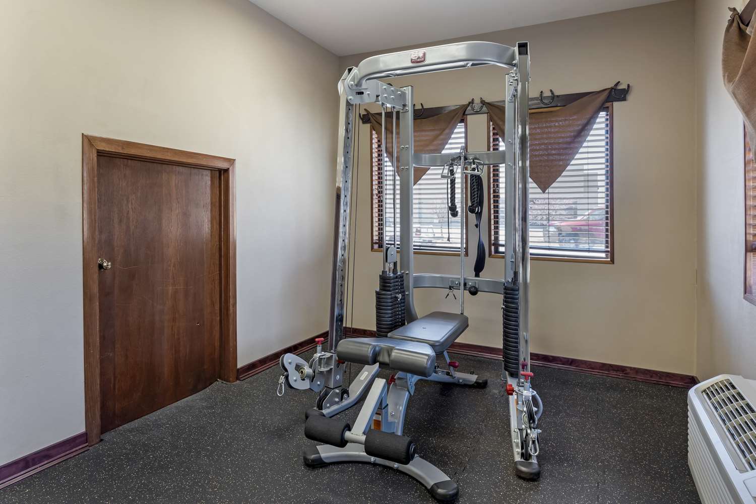 Best Western Plus Country Inn & Suites 27/35