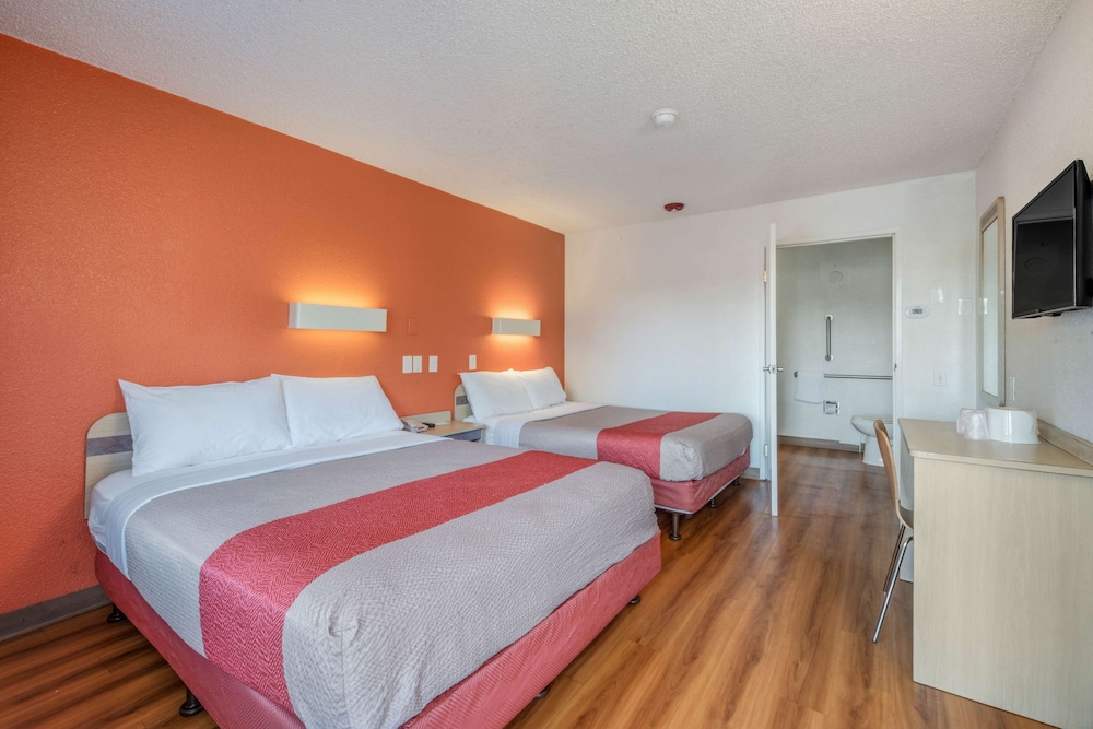 Motel6 Fairfield, CA - North 43/69