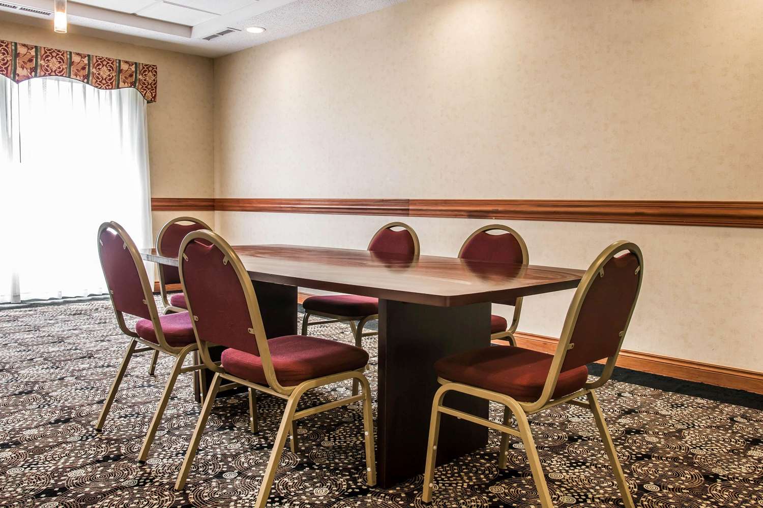 Comfort Suites Canton - Detroit 15/16
