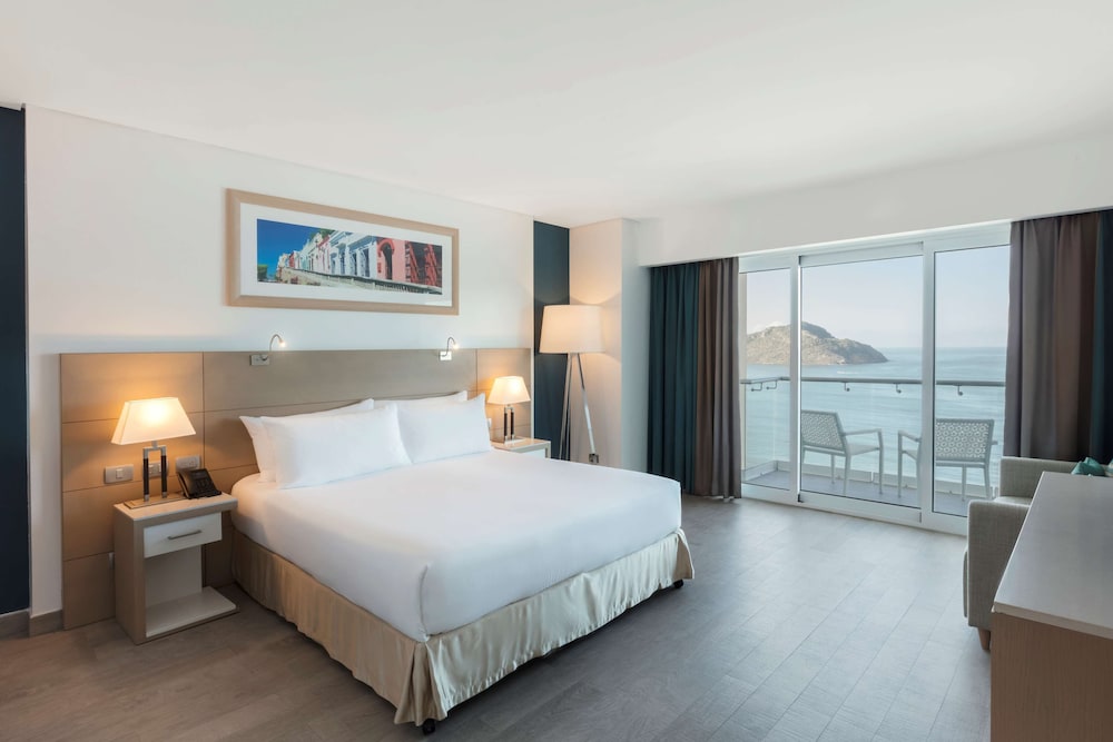 DoubleTree by Hilton Mazatlan 22/81