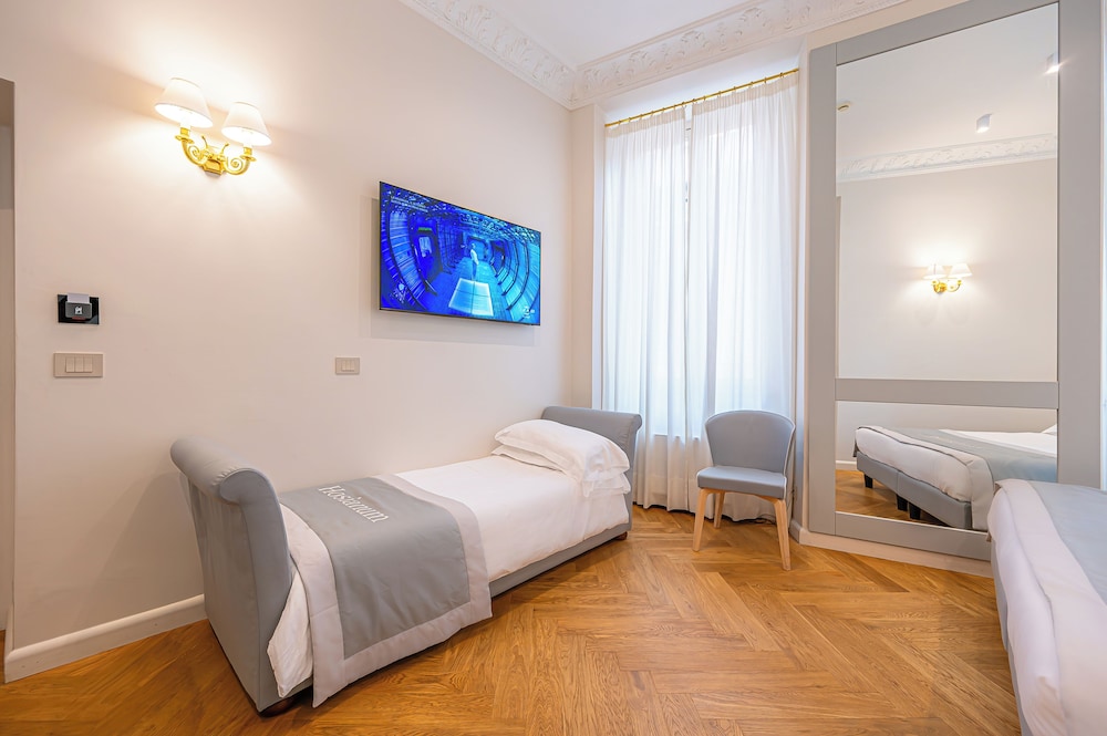 ROOM, TRIPLE