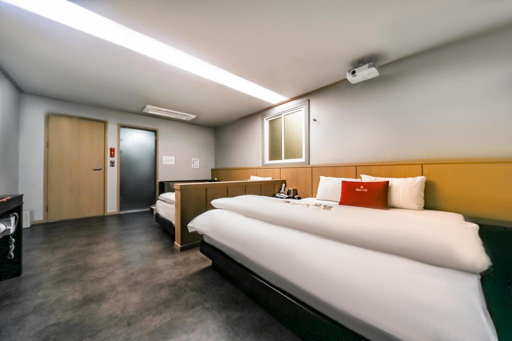 Icon Motel 23/57