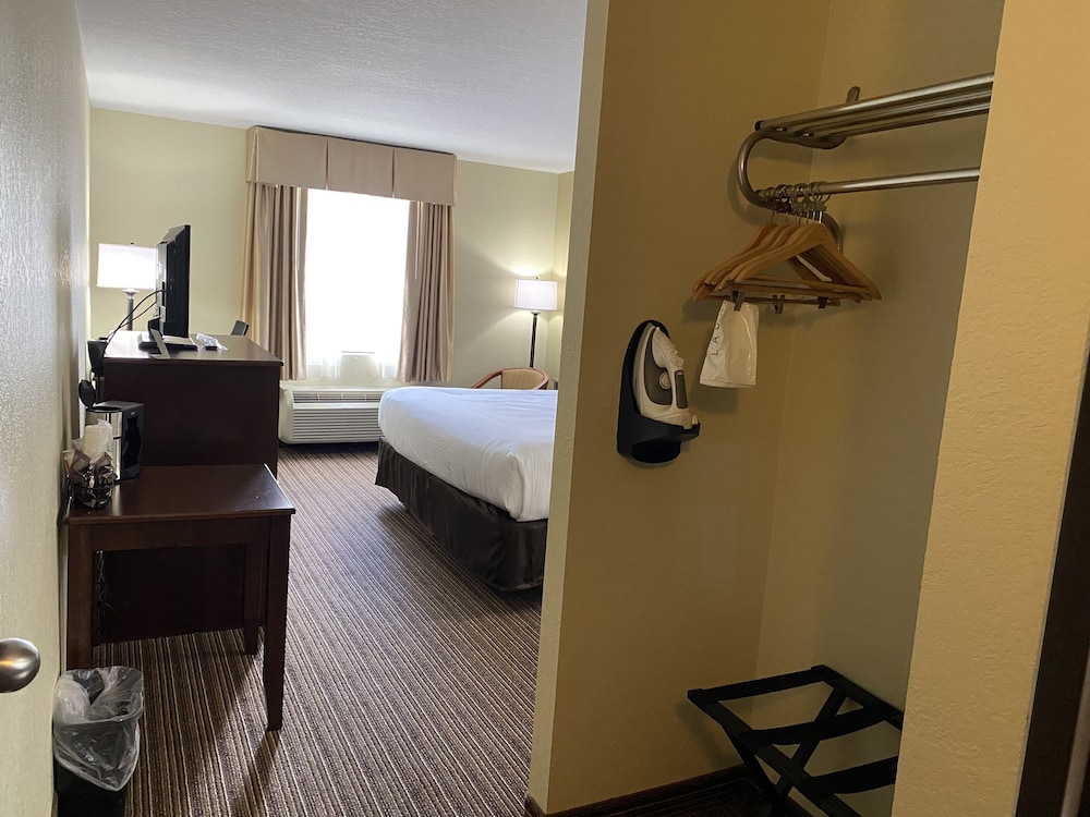 DoubleTree by Hilton Quincy 35/77