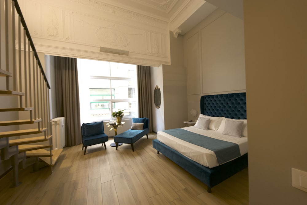DELUXE, SUITE