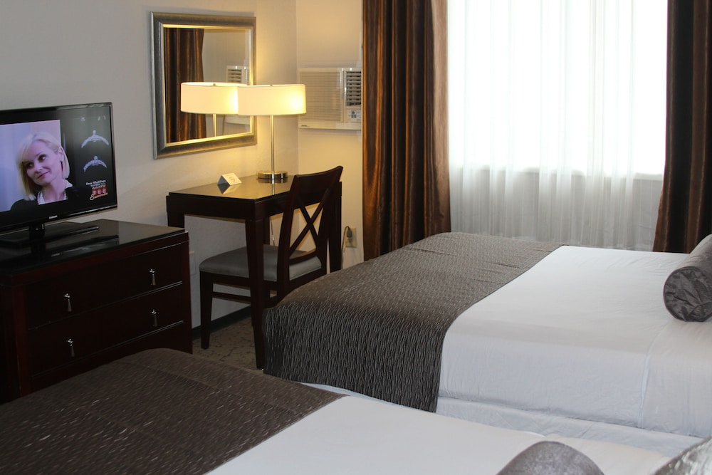 Red Lion Inn & Suites 53/69