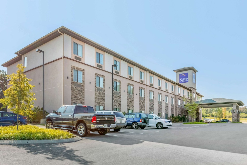 Sleep Inn & Suites Columbia I-65, TN 24/28