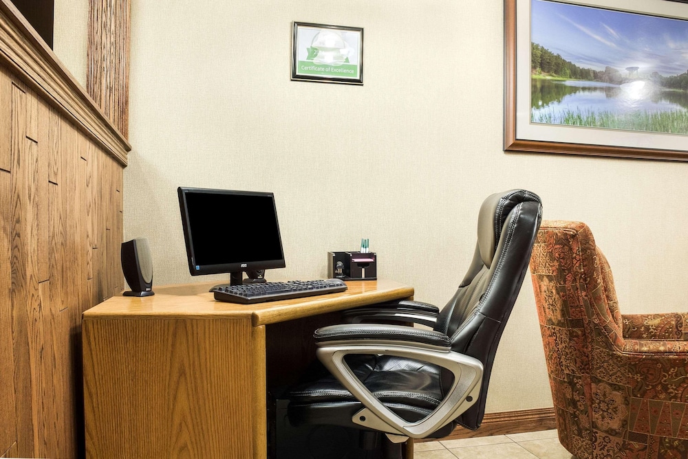 Everspring Inn Suites Hill City 53/61