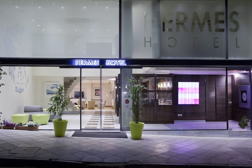 Hermes Hotel 7/42