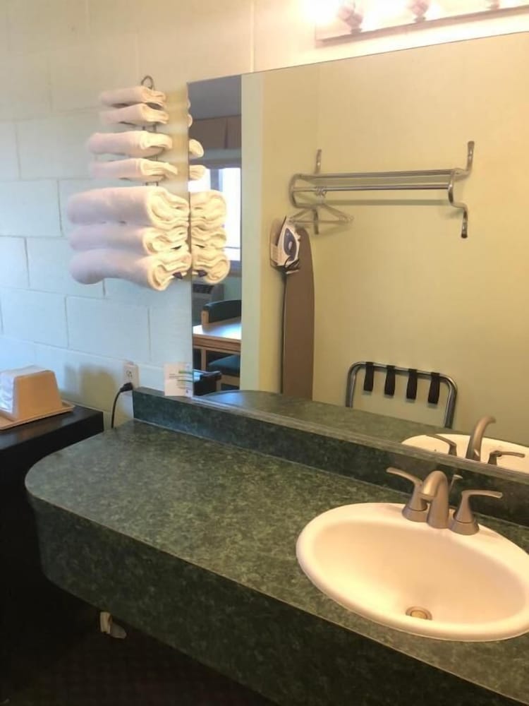 Seahorse Inn (CA) 18/18