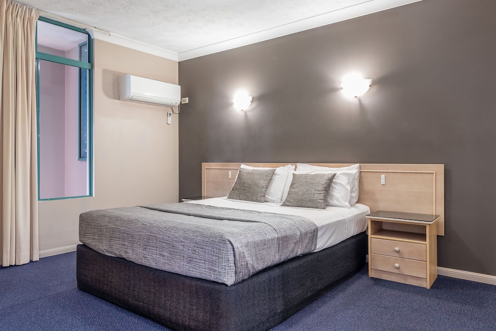 Aaa Airport Albion Manor Apartments and Motel 14/34