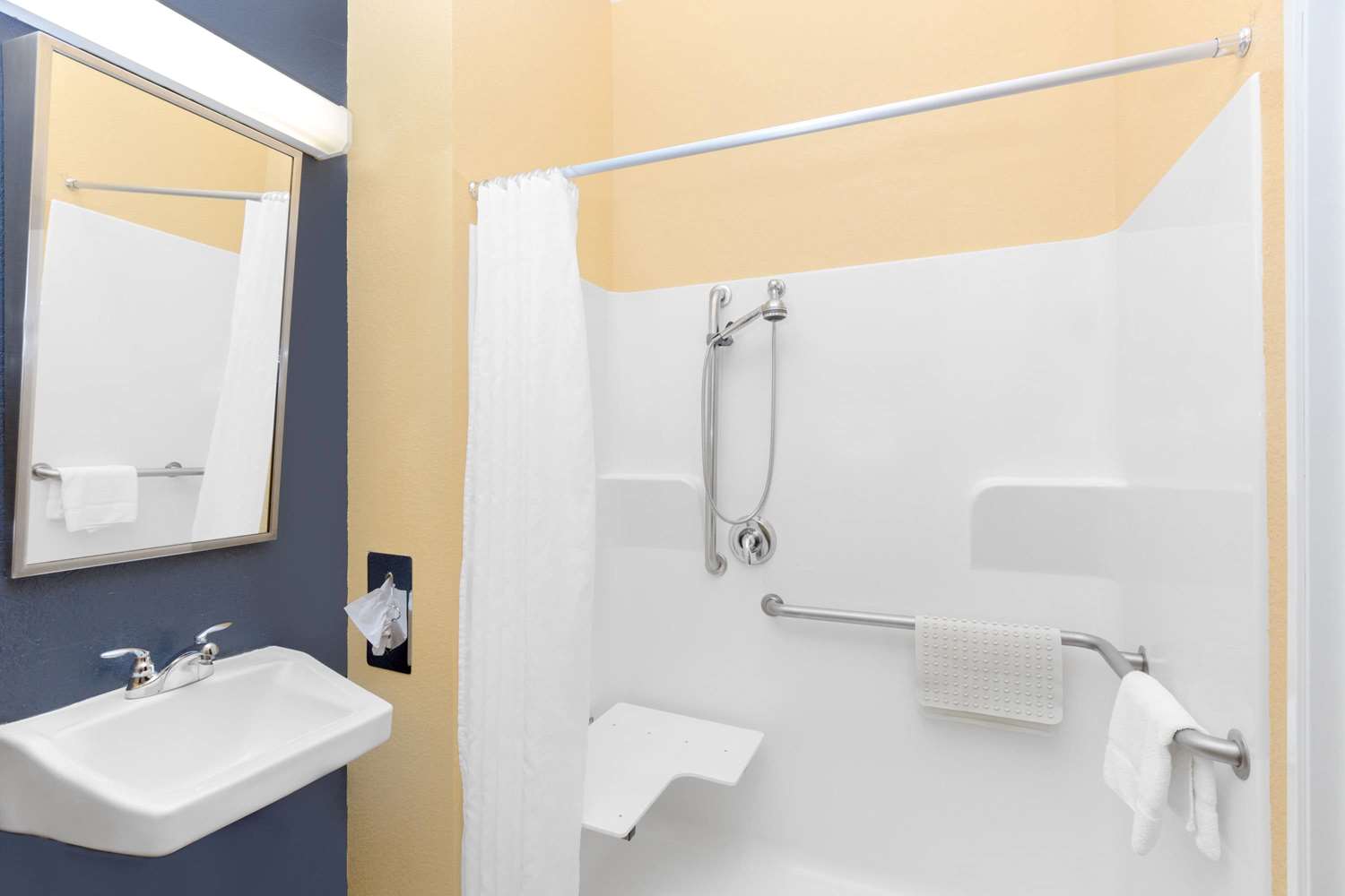 Microtel Inn & Suites by Wyndham Kearney 9/10