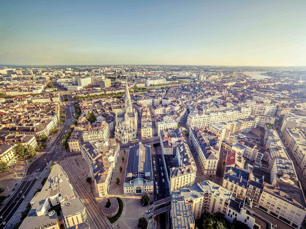 Mercure Nantes Centre Gare 70/73