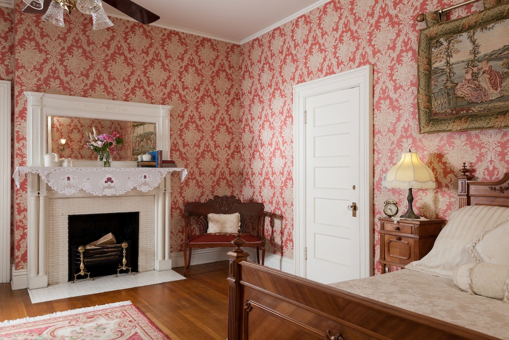 Vrooman Mansion Bloomington 54/72