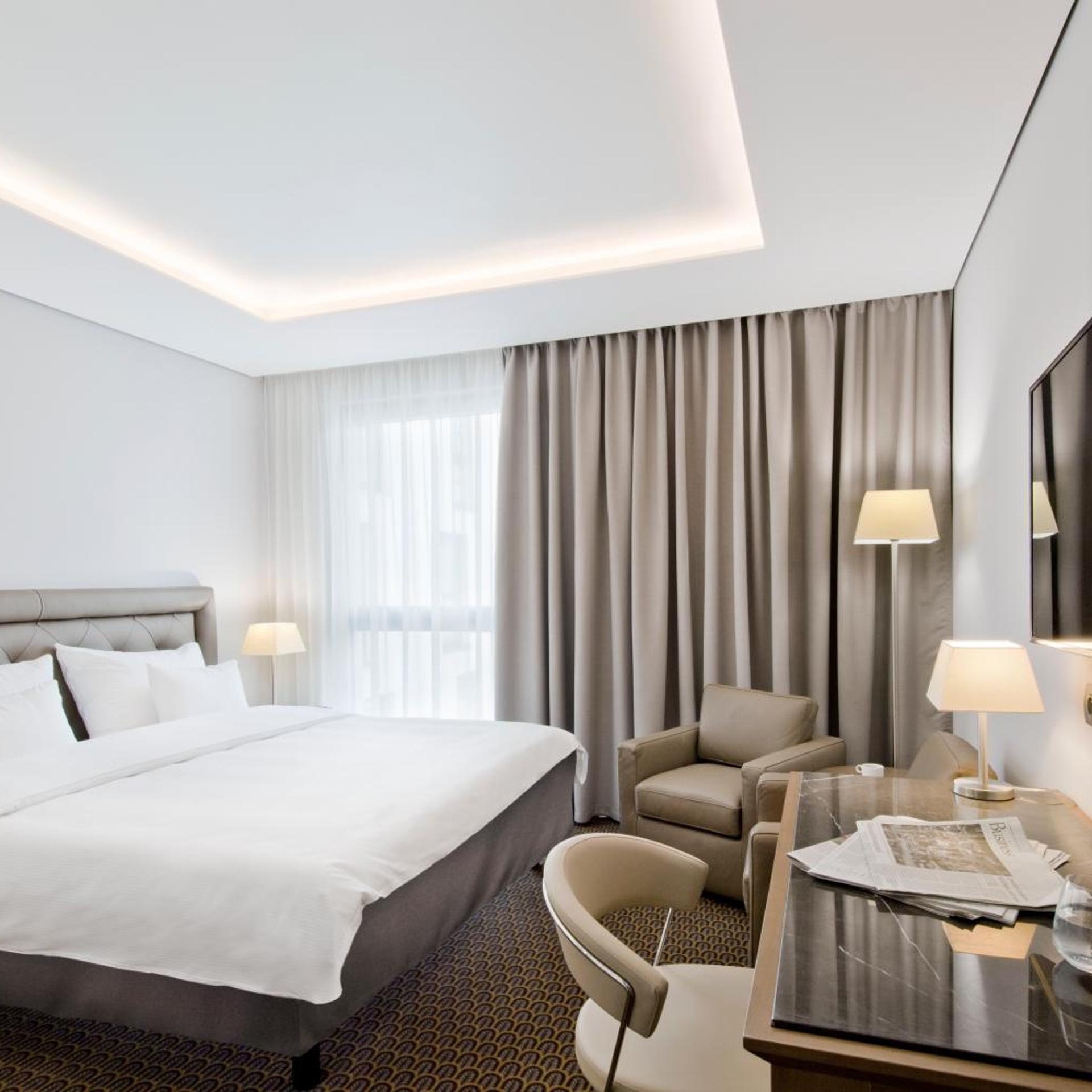 Family Suite, King Bed, 2 Bathrooms