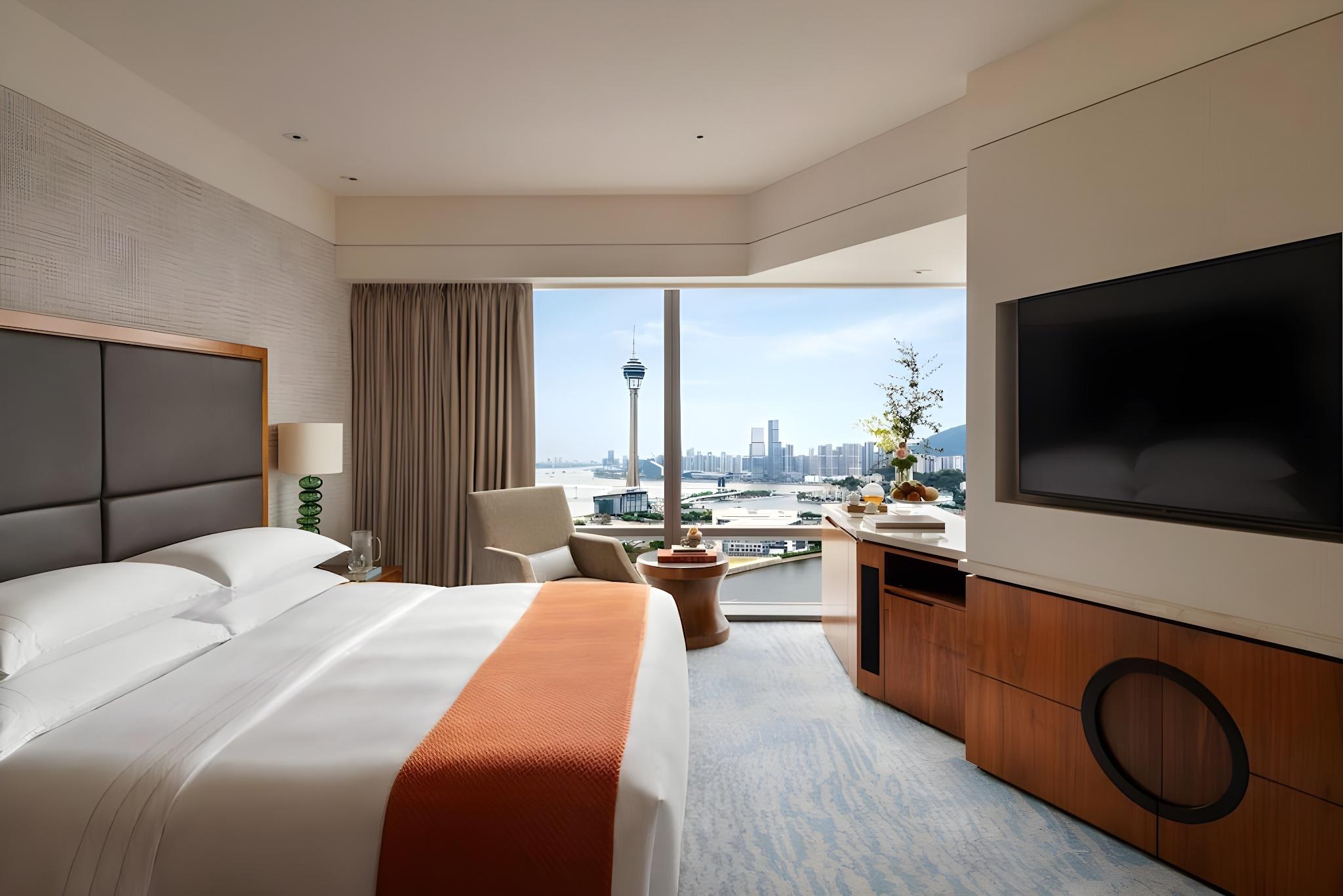 Deluxe, Tower View