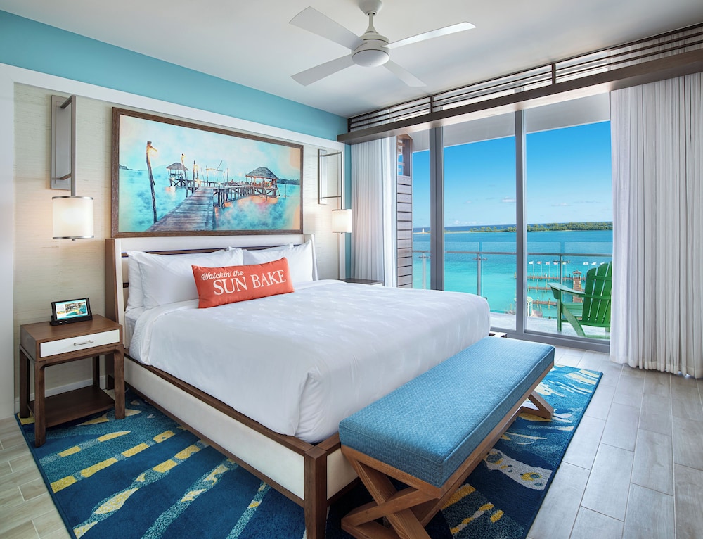 Marina, 1 Bedroom, Suite, King Bed, Ocean Front, Sofa, Balcony