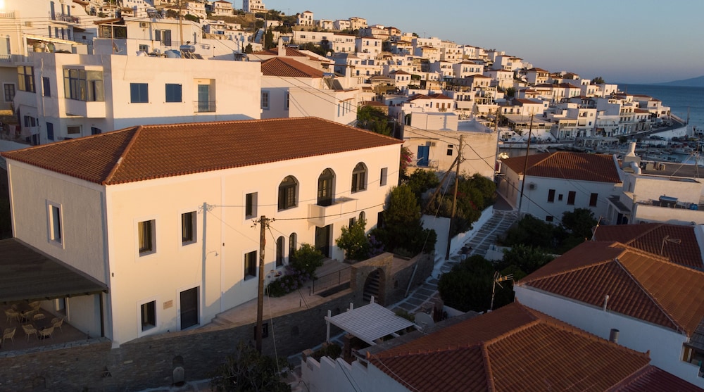 KRINOS SUITES HOTEL 42/50