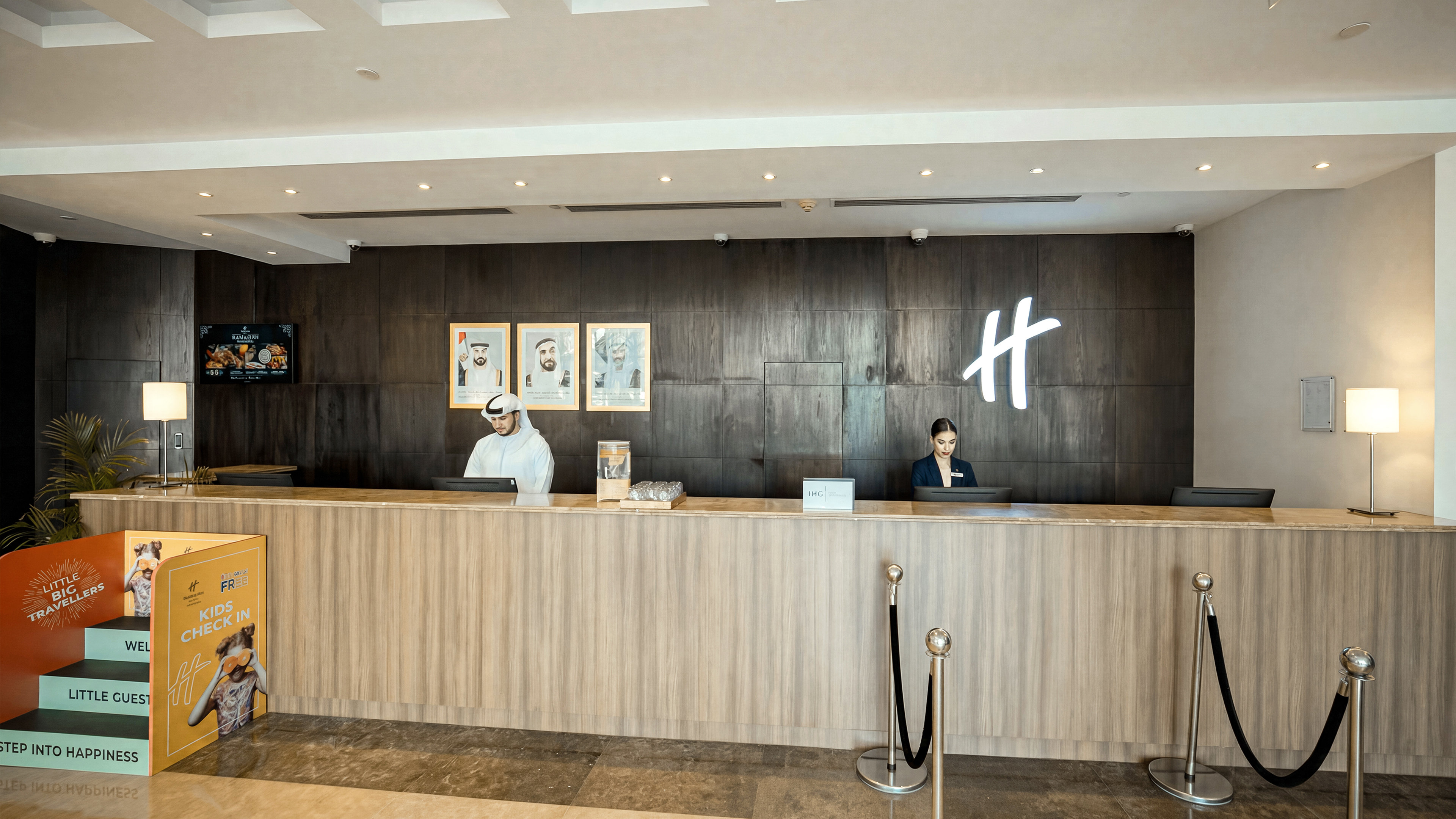 Holiday Inn Abu Dhabi Hotel 10/73