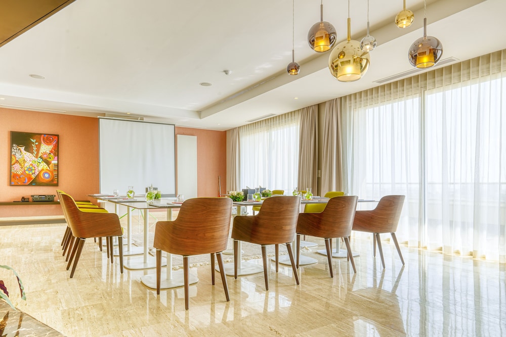 ADAM Hotel Suites 47/59