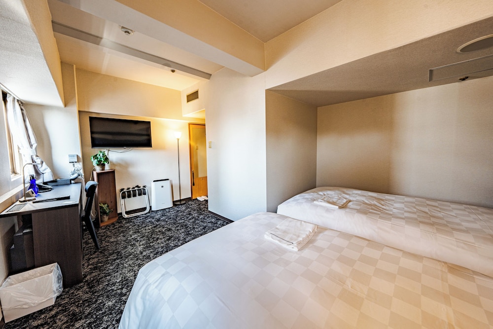DELUXE, TWIN BEDS
