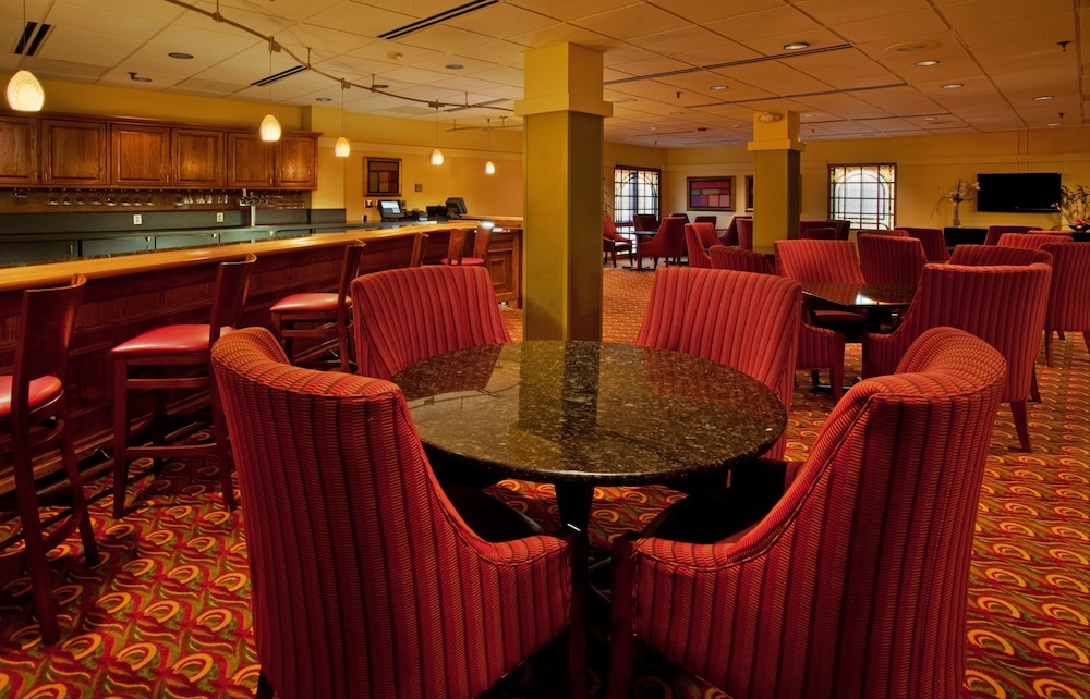 Holiday Inn Hotel And Suites Springfield I 44 60/77