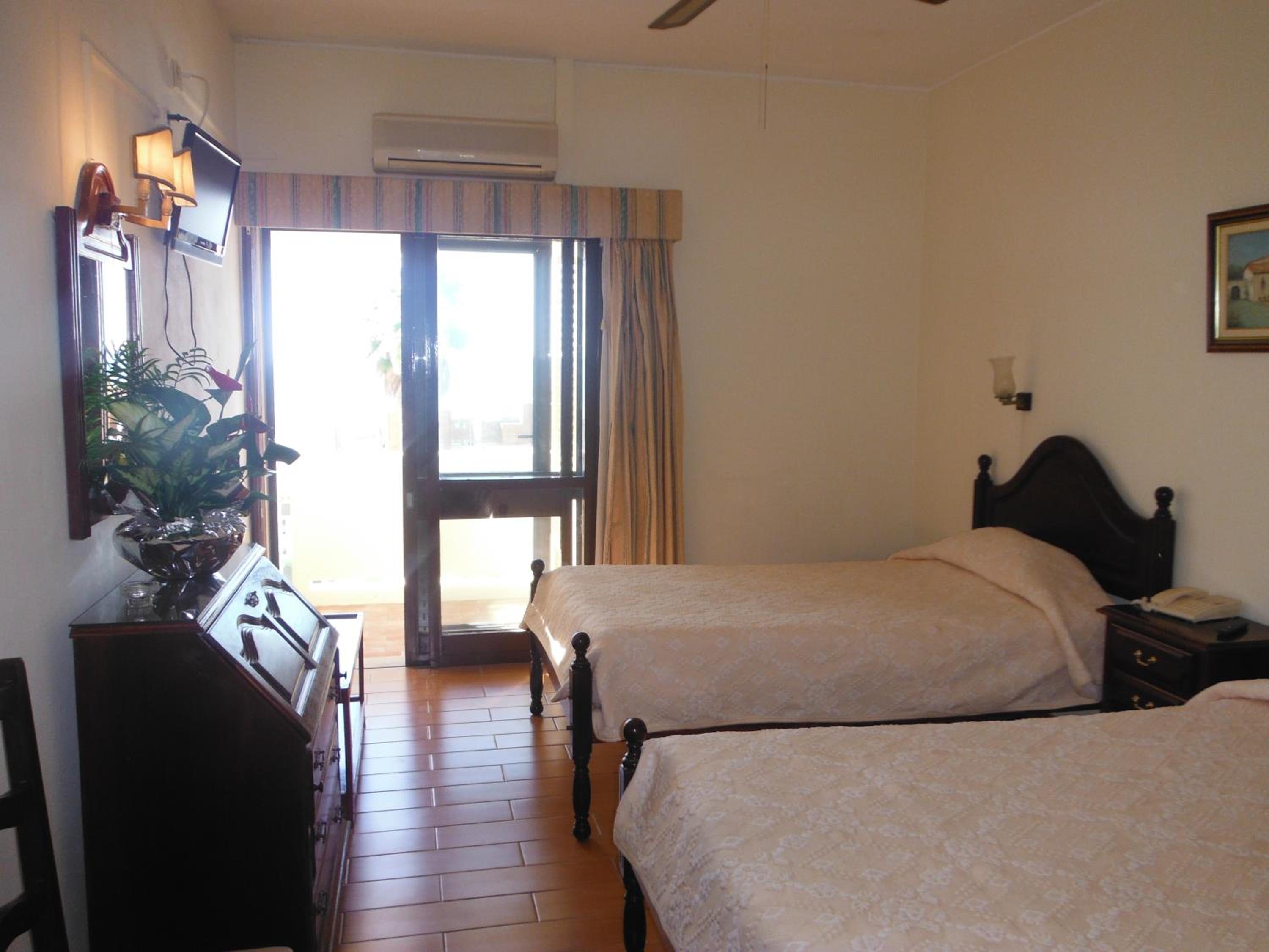 Room, Twin Beds, Side View, Balcony
