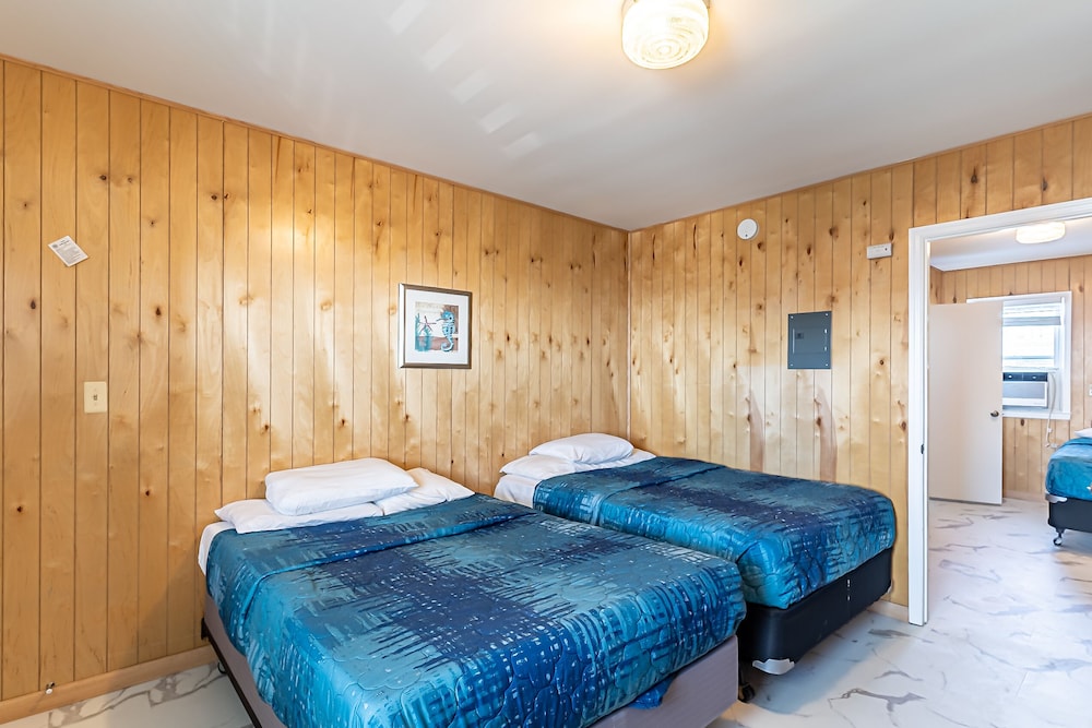 Boardwalk Sand & Surf Inn Oceanfront 23/55