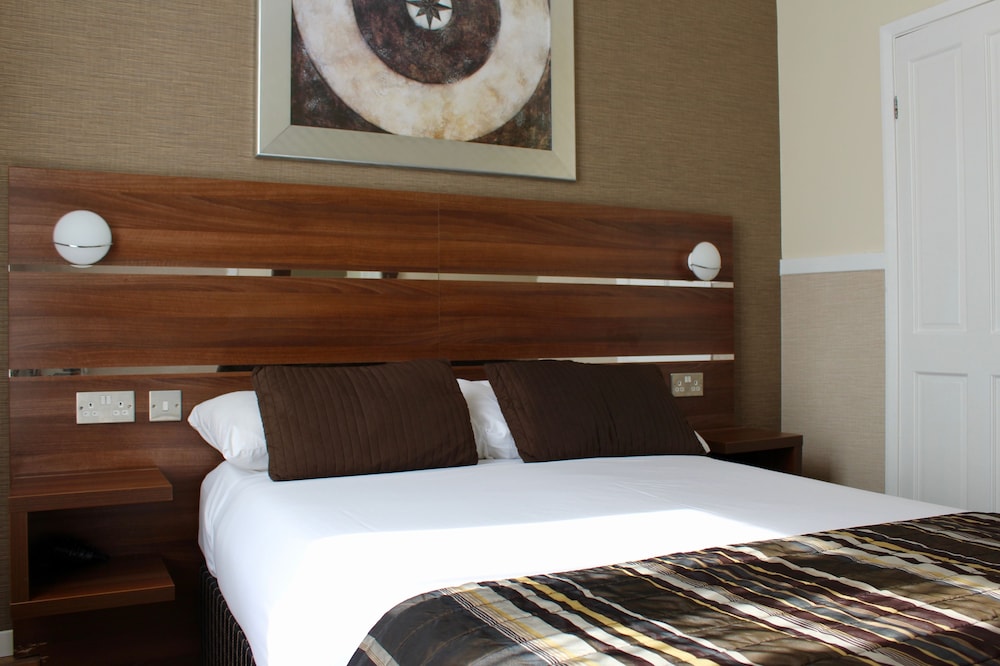 Huttons Hotel, Victoria London 34/63