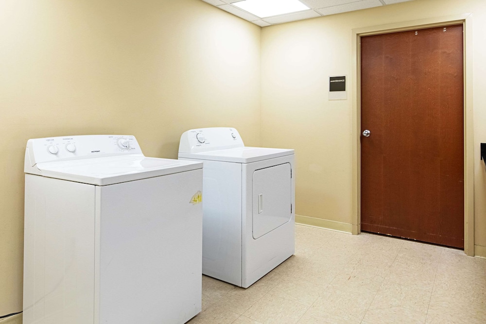 Sleep Inn & Suites Dyersburg I-155 22/39