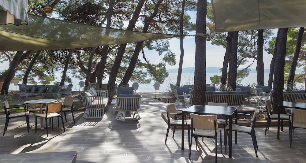 Bluesun Hotel Jadran 61/74