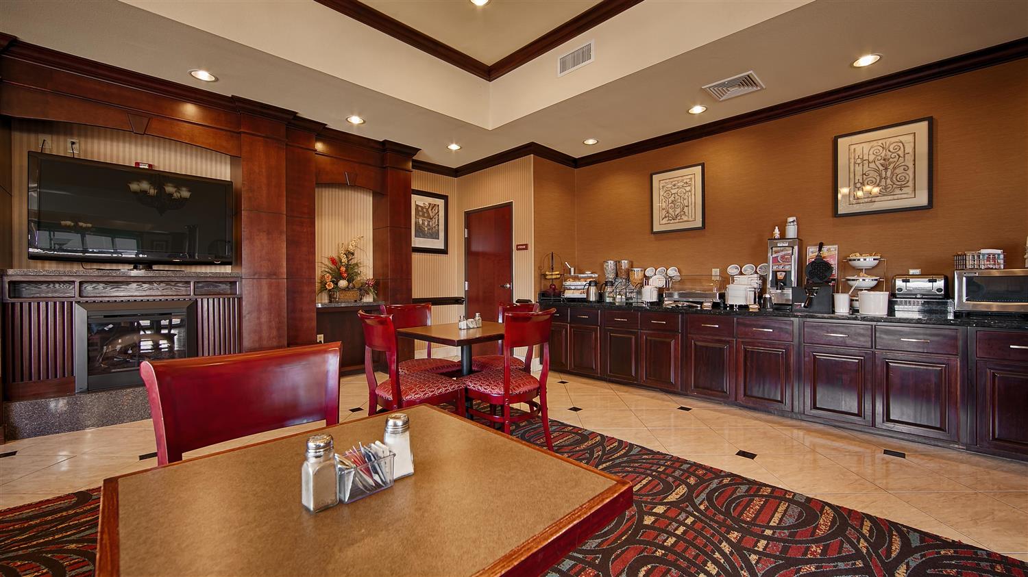 Best Western Orange Inn and Suites 7/10