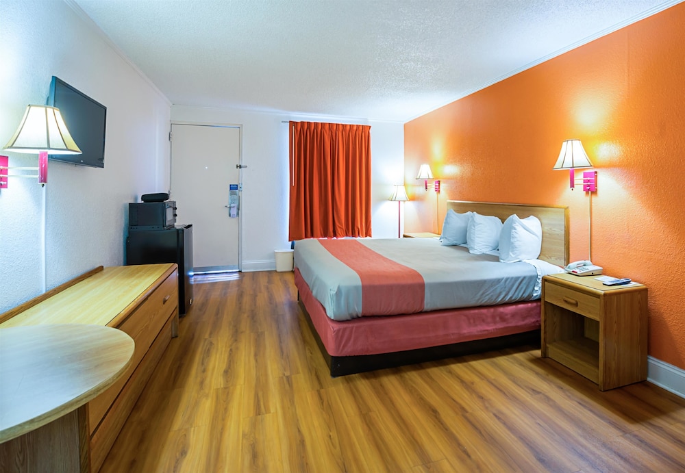 Motel6 Perry, GA 20/39