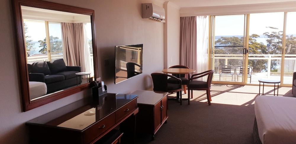 MARINA RESORT 32/50