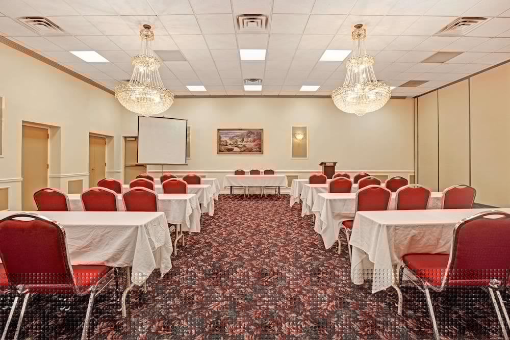 Ramada by Wyndham Flemington 33/38