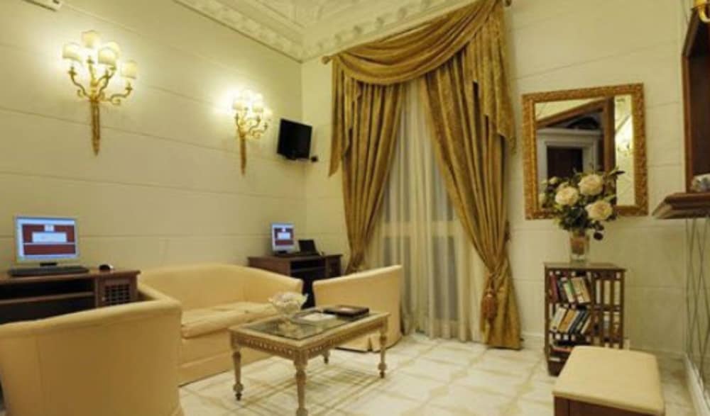 Suite Opera Rooms 24/35