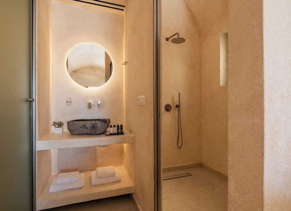 Heyday Luxury Suites 63/66