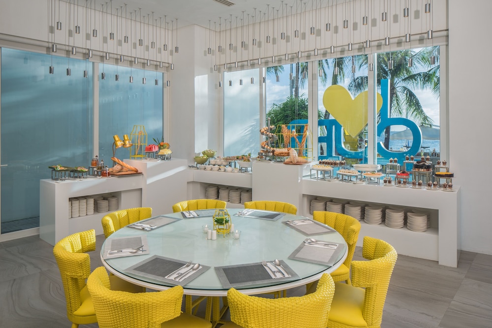 restaurant cafeteria